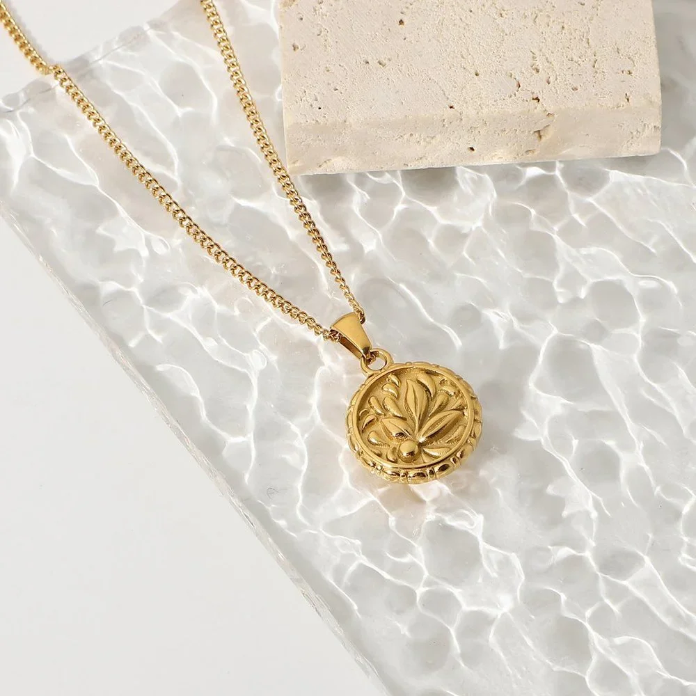 Layla Necklace - Picture 1 of 6